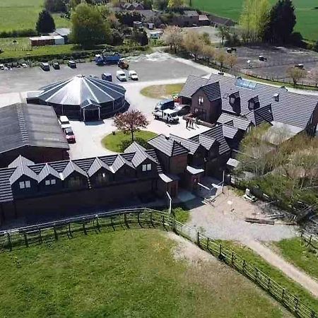 Hanaverian Suit With Amazing Views Of Stud Farm. Driffield Zewnętrze zdjęcie