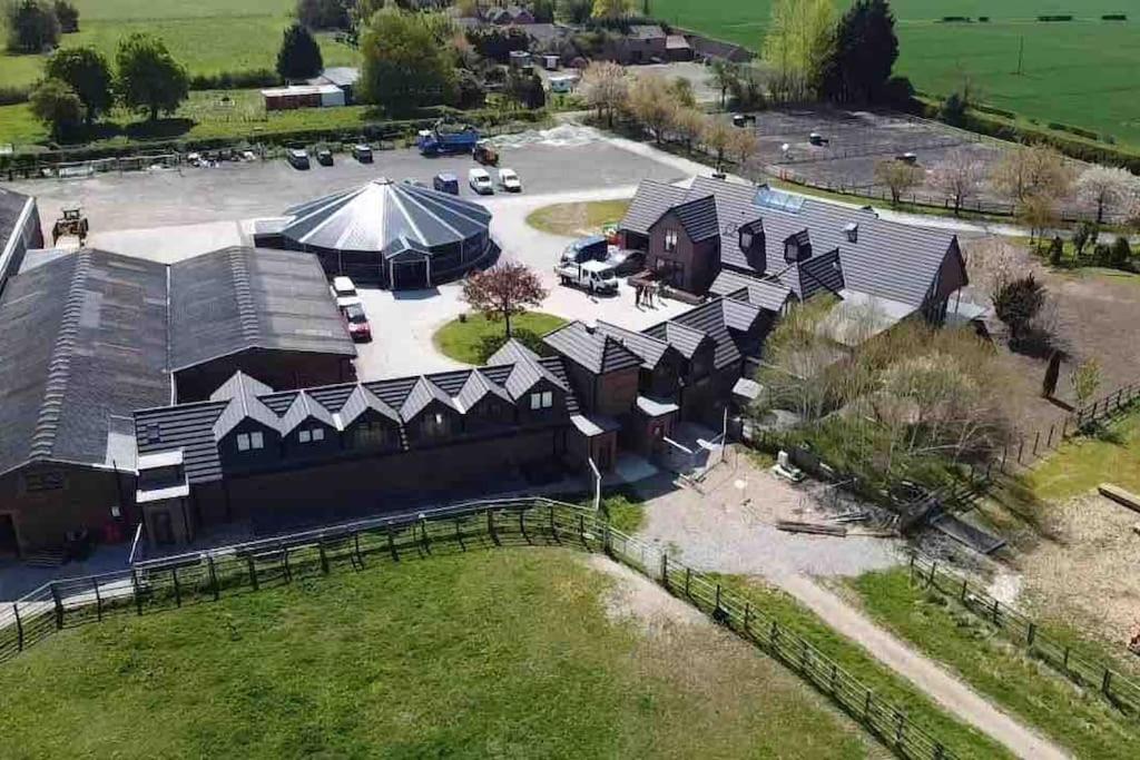 Hanaverian Suit With Amazing Views Of Stud Farm. Driffield Zewnętrze zdjęcie